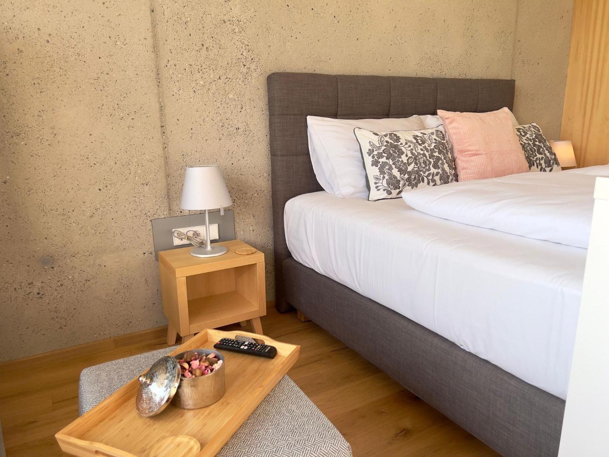 Hideaway An Der Weinstrasse - Pool & Sauna - Apartments Anderlage ชปีลเฟลด์ ห้อง รูปภาพ